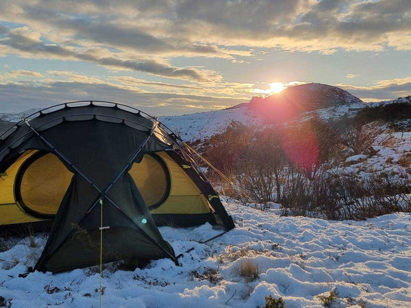 NORTENT_Vern_2_Person_4_Season_Backpacking_Tent_in_Snowy_landscape_Sun_flare_600x600.jpg